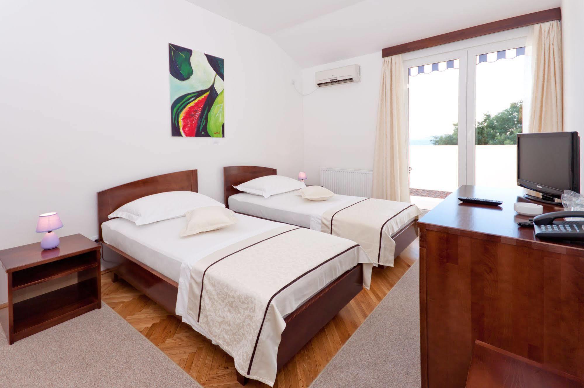 Hotel Ballet School Kastela Exterior photo